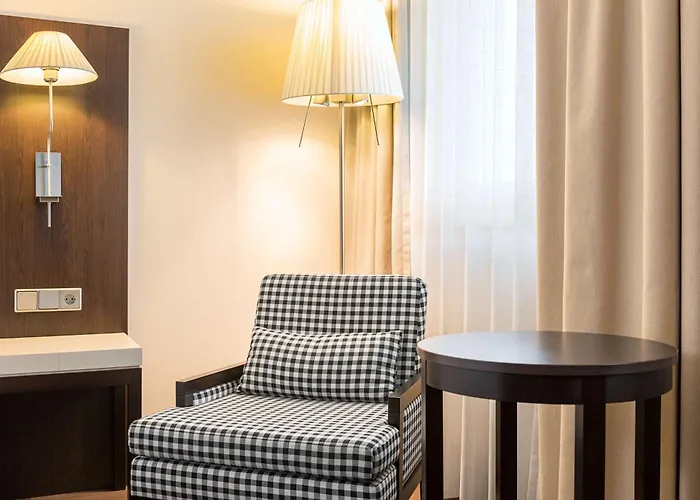 Hotel Nh Danube