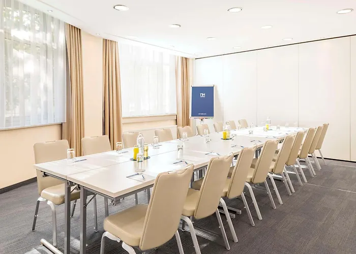 Nh Danube 4* Wien