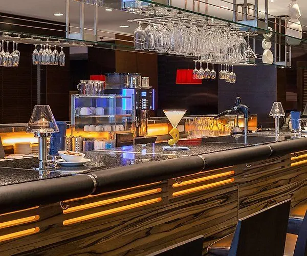Nh Danube Hotel 4*