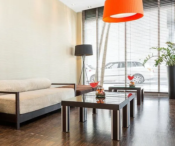 Hotel Nh Danube