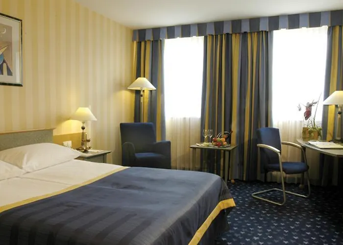 Nh Danube 4*