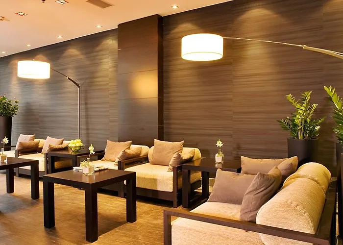 Hotel Nh Danube 4*